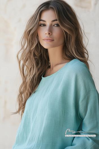 Sun-kissed beach waves and aqua linen style inspiration from Granada